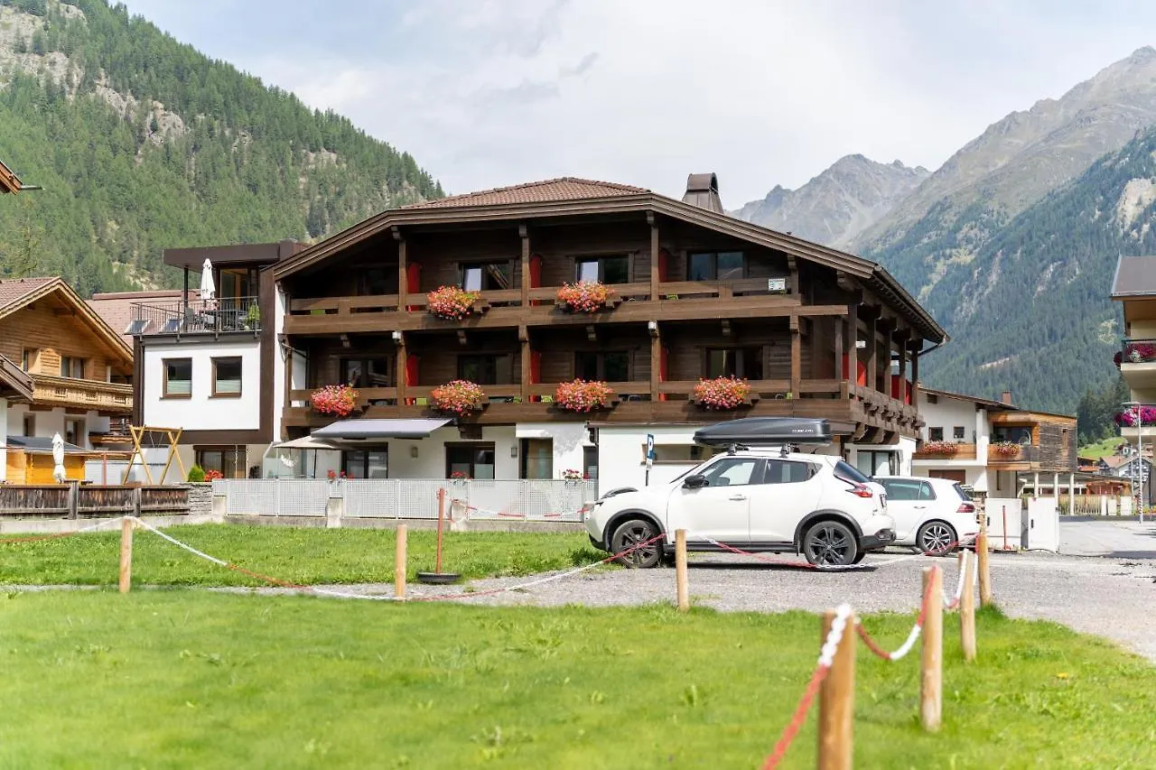 Hotel Garni Maria Theresia Solden